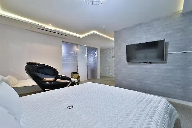 Motel The One In Shinho-dong, Gangseo, *