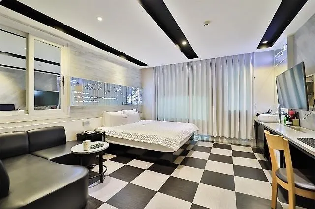 Motel The One In Shinho-dong, Gangseo, *